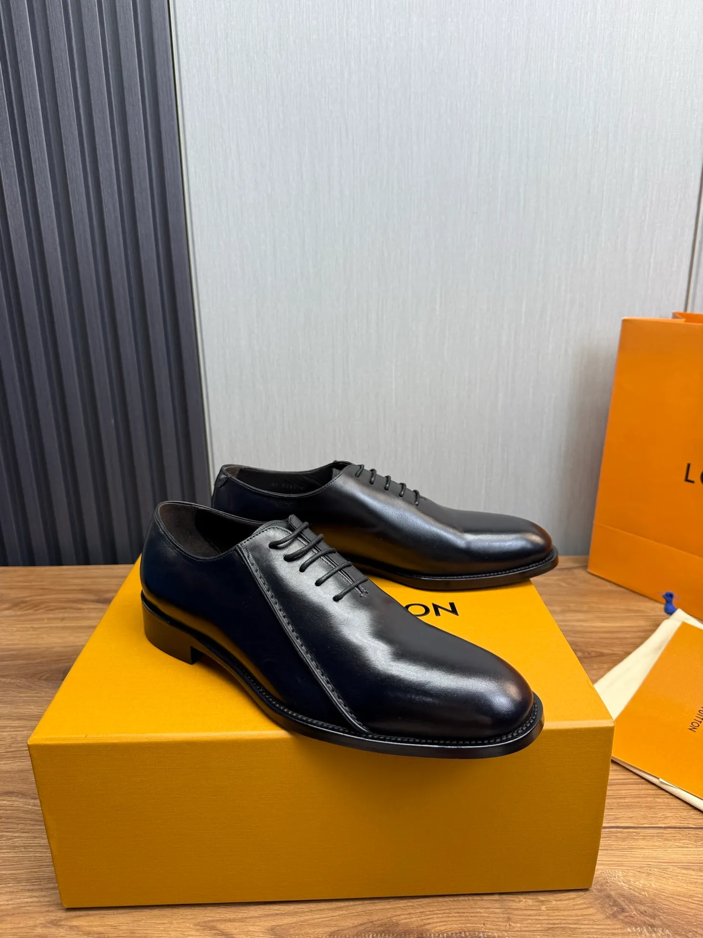Men's shoes💰760💰 LV. Men's business casual leather shoes, 1:1 shipment ⬆️Luxurious and noble👞All imported original brand leather, just to create a more comfortable wearing experience, upper: original cowhide ➕Imported full cow lining, original leather outsole ✔️36-45 (38.45 non-refundable)